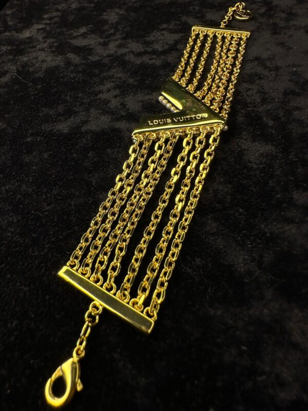 VLNTINO MARKA MODEL GOLD KELEPÇE